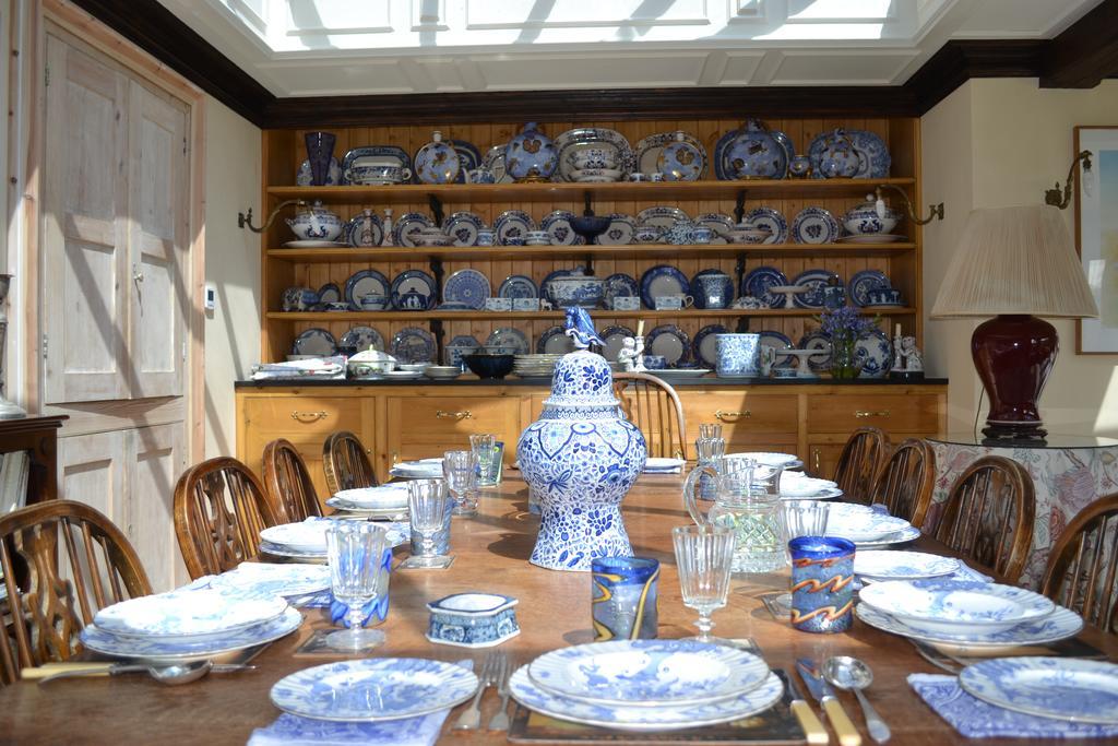 Hambledon House Bed & Breakfast Годалминг Екстериор снимка