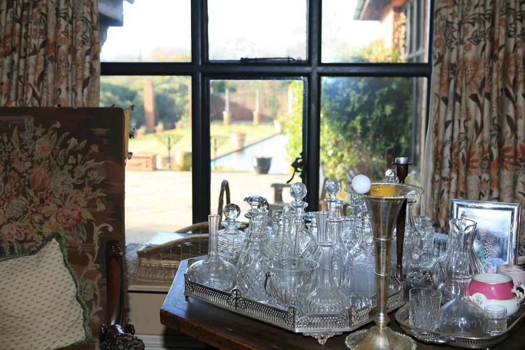 Hambledon House Bed & Breakfast Годалминг Екстериор снимка